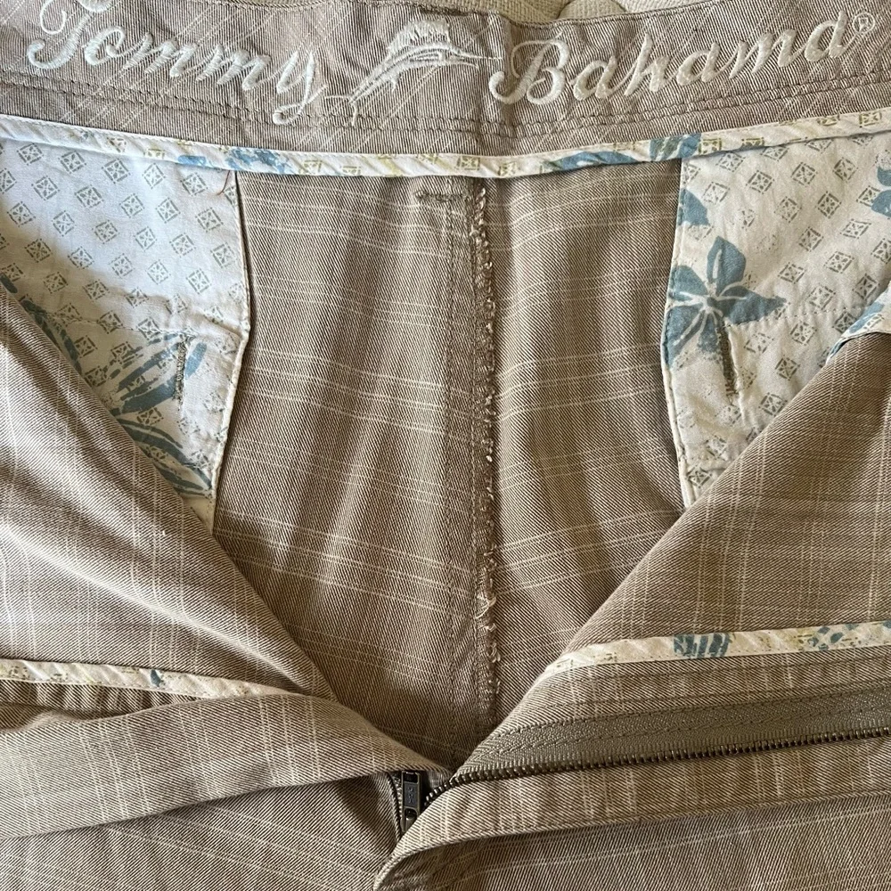 Tommy Bahama Chino Shorts Mens 40‎ Brown Plaid Cotton & Silk Blend Marlin Accent